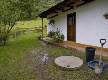 Cada cuánto hay que vaciar una fosa séptica y señales claras de que está saturada