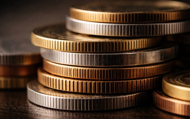 ¿Por qué las monedas tienen borde estriado? Origen, utilidad y curiosidades