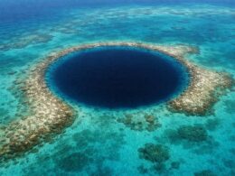 ¿Qué son los agujeros azules del océano y por qué parecen “sin fondo”?